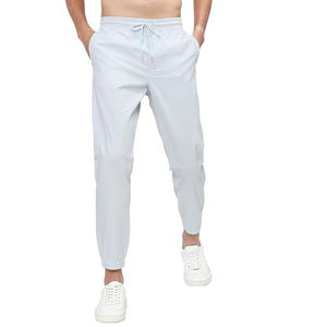Pantalon de survêtement souple et résistant en mélange coton-polyester avec élasthanne, doté d'une technologie d'évacuation de l'humidité - Product Image 1