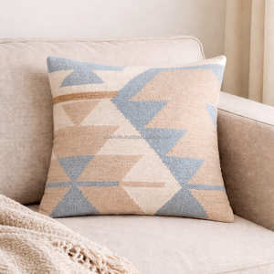 Housse de coussin longue de designer en kilim avec motif à rayures tribales pour tête de lit et décoration de fenêtre - Product Image 6