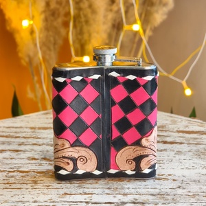 <b>Hot</b> Selling Wholesale Factory Custom Large Capacity Hand Tooled Genuine Leather 7oz Waterproof Lightweight Hip <b>Flask</b> - Product Image 3