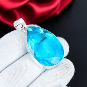 Colgante de Lujo con Topacio Azul Suizo en Forma de Pera, Plata de Ley 925, Joyería Hecha a Mano con Gema Facetada, Regalo para Mujer - Product Image 2