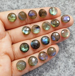 Pierre précieuse ronde en labradorite calibrée de 10 mm pour la fabrication de bijoux - Pierres précieuses facettées en gros - Product Image 3