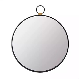 El marco refinado de un elegante espejo agrega profundidad arquitectónica y un encanto gracioso a cualquier entorno interior. - Product Image 2