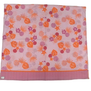 Écharpe carrée rose tropicale d'été, imprimé Hibiscus Monstera, paréo de plage, soie légère de qualité supérieure, vintage, ornée de coquillages et de pompons - Product Image 1