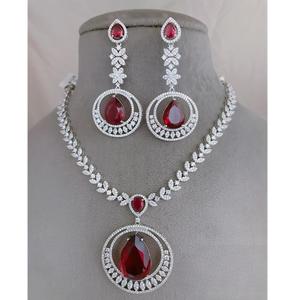 ชุดสร้อยคอพร้อมต่างหูประดับเพชรซิคอนเคลือบเงิน ดีไซน์ทันสมัย คุณภาพเยี่ยม สวยหรู เหมาะสำหรับงานแต่งงาน คอลเลคชั่นสำหรับผู้หญิง - Product Image 1