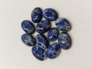 Cabujones de Sodalita Natural de Bajo MOQ, Forma Ovalada, Calibrados, de Alto Brillo, Piedras Sueltas a Granel para Proveedores de Joyería - Product Image 1