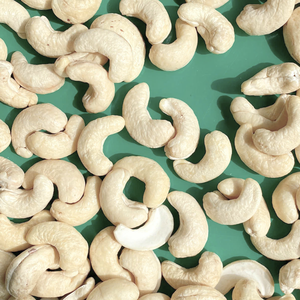 Offre Spéciale : Noix de cajou brutes de qualité supérieure (WW180, WW240, WW320, LP) en vrac, emballage personnalisé disponible - Product Image 1