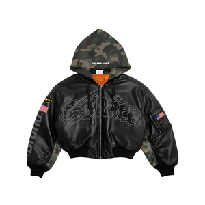 Chaqueta de Moto con Capucha Personalizada para Hombre, Estampado de Camuflaje, Corte Holgado, Estilo Bomber, Resistente al Viento, con Aspecto de Cuero - Product Image 1