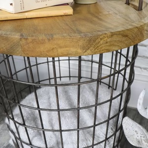 Mesa lateral dorada, diseño martillado - Product Image 3