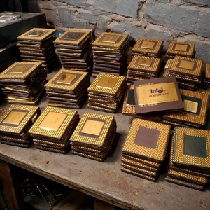 Achetez en gros des CPU céramiques reconditionnés, parfaits pour la récupération de l'or à partir des processeurs d'ordinateurs portables, livraison rapide et en stock dès maintenant - Product Image 1