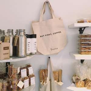 Derniers sacs à provisions en jute de différentes tailles, styles et couleurs avec logo personnalisé pour sacs d'épicerie utilisés par les femmes - Product Image 6