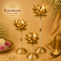 Support de Pooja en laiton à 3 niveaux, fait main, écologique, doré, en forme de Diya Urli, pour la décoration de la maison, des mariages et des festivals Diwali