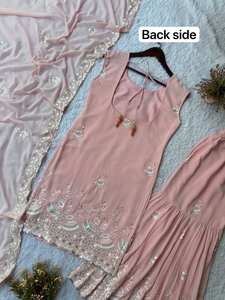 Conjunto de traje Sharara de georgette con bordado de lentejuelas, parte inferior completamente cosida y dupatta a juego, elegante atuendo para fiestas. - Product Image 3