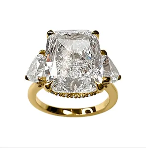 Bague de mariage en or jaune 18 carats avec diamant de laboratoire certifié IGI, taille Radiant, 7,00 carats - Product Image 2