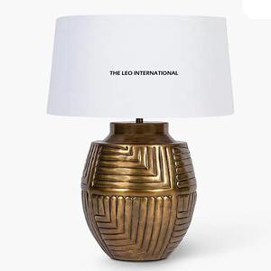 Lámpara de Mesa de Metal Retro de Alta Calidad, Luces para Bodas, Dormitorio, Restaurante, Aluminio Dorado - Product Image 3