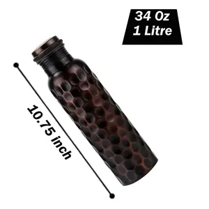 Bouteille d'eau en cuivre martelé oxydé, gourde ayurvédique réutilisable texturée, finition foncée, article de bien-être, cadeau - Product Image 2
