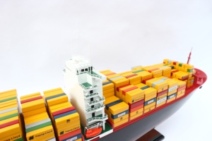 เรือบรรทุกสินค้าจำลอง HAPAG LLOYD HAMBURG EXPRESS ทำจากไม้ วาดลายด้วยมือ เหมาะสำหรับตั้งโชว์หรือสะสม - Product Image 3