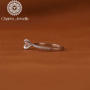 Bague de fiançailles classique pour femme en argent plaqué or rose avec moissanite taille coussin, sertie de griffes, certifiée IGI, 3 grammes - Product Image 3