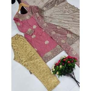 Vestido de Noche de Diseñador con Perlas Hechas a Mano, Vestido de Fiesta con Dupatta Incluida - Product Image 6