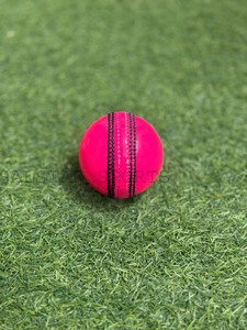 Pelota de Cricket Salstar de Primera Calidad, Fabricada con Cuero Vacuno de Primera Selección, Color Azul, Talla Juvenil, Personalizable en Colores y Logotipo - Product Image 4