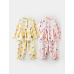 Pijamas Infantiles Cómodos con Estampado de Corazones Estilo Coreano OZKIZ, Moda Infantil para Niñas de 2 a 7 Años para Primavera/Otoño - Product Image 1