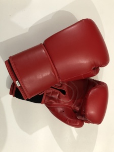 Guantes de Boxeo de Cuero Vacuno de Primera Calidad, con Logotipo Personalizado, para Entrenamiento, Sparring, Boxeo, Gimnasio, Kickboxing, MMA, Venta al Por Mayor de Fábrica - Product Image 1
