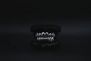 Grillz Dentales Estilo Hiphop para Unisex, Joyería Corporal de Moda para Uso Diario, Rejillas Dentales Metálicas en Tono Plateado - Product Image 4