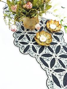 Chemin de table rectangulaire en tissu brodé floral noir et or Ali Fashion Art, fait main, design glamour, écologique et durable - Product Image 3