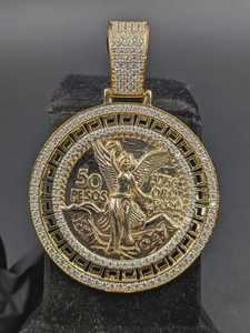 Colgante de Plata de Ley 925 con Moissanita VVS, Moneda Centenario Mexicana de 50 Pesos, Diseño Circular Personalizado en Dos Tonos, Certificado GCI IDGL - Product Image 5
