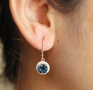Boucles d'oreilles pendantes en topaze bleue de Londres avec halo de moissanite, en argent sterling 925 plaqué or rose 14 carats, bijoux de fête pour femme - Product Image 4
