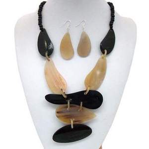 Natural Horn Necklace Buffalo Horn Jewelry for Women Fashion Best Selling Buffalo Horn Necklace Amber <b>Honey</b> Color - Product Image 2