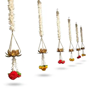 Decoración de Pared con Flores Tradicionales, Borlas Azules y Perlas para Bodas en Interiores - Product Image 6