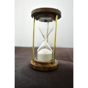 Reloj de Arena de Madera y Latón Hecho a Mano, Elegante Reloj Decorativo de Escritorio de 5 Minutos para el Hogar, Oficina o Mesa de Estudio - Product Image 5