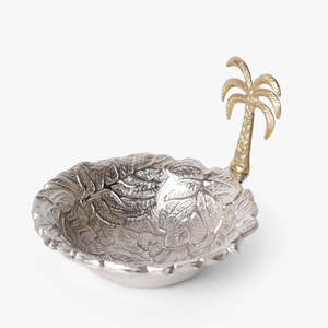 Bol décoratif de luxe en métal argenté avec finition dorée, poignée sculptée en forme de palmier, motif de feuilles orné, pour servir des fruits secs - Product Image 6