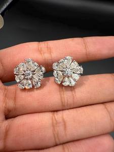 Pendientes de Plata 925 con Moissanita Brillante en Forma de Pera y Flores, Joyería Fina para Compromiso, Regalo Encantador para Ella - Product Image 2