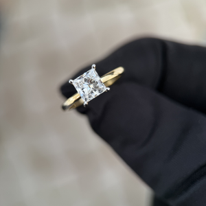 Anillo de Diamante Cultivado en Laboratorio con Corte Princesa, 1.50 ct, D VVS2, Certificado IGI, Oro Amarillo de 14K, Joyería de Compromiso y Boda - Product Image 1