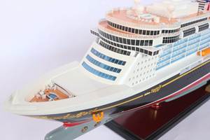 Modèle de bateau de croisière américain en bois artisanal DIS.NEY FANTASY, inspiré de la ligne de croisière Dis.ney, pour collection et décoration - Product Image 3