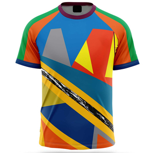 เสื้อยืดกีฬาไล่เฉดสีแดงและกรมท่าสำหรับผู้ชาย พิมพ์ลายแบบระเหิดตามสั่ง ระบายอากาศได้ดี แขนสั้น คุณภาพสูงสำหรับสวมใส่ในชีวิตประจำวัน - Product Image 5