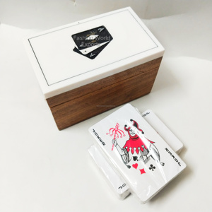 Boîte de rangement portable artisanale personnalisée écologique à coins carrés pour deux jeux de cartes, gravée et brillante - Product Image 3