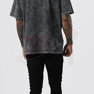 Camiseta de punto de algodón 100% negra lavada de corte regular para hombre, de manga corta, color liso, informal, ecológica, de secado rápido, con cierre frontal. - Product Image 5