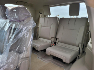 Toyota Land Cruiser SUV LC300+EXECUTIVE 70e anniversaire 7 places, version européenne, 305 kW 415 ch, essence, transmission automatique, version allemande, neuf. - Product Image 5