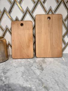Planche à découper rectangulaire en bois d'acacia massif de qualité supérieure, durable, faite à la main, épaisseur 1,2 cm, compatible lave-vaisselle - Product Image 3