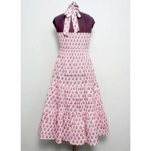 เดรสยาวลำลองลายดอกไม้พิมพ์ลายผ้าฝ้ายสำหรับผู้หญิง สีสันสดใส คอแบบผูก สายคล้องคอ แขนยาว ทรงหลายชั้น ไซส์พลัส - Product Image 5