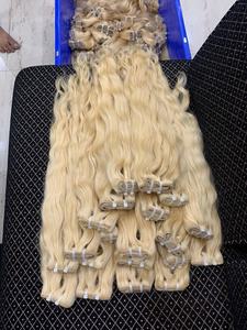 Vente en gros de mèches de cheveux vierges blonds 613 blonds à cuticules alignées, ondulations de cheveux humains style 613 - Product Image 5