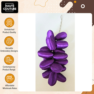 Bouquet de raisins en tissu satiné violet fait main |   Ornements suspendus décoratifs pour la maison au design moderne pour les festivals et les occasions spéciales - Product Image 2