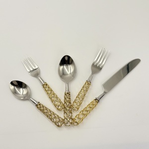 Cubiertos Ecológicos de Acero Inoxidable de Excelente Calidad, Cuchara, Tenedor y Cuchillo con Mango de Alambre Metálico Dorado, Aptos para Lavavajillas, Duraderos - Product Image 4