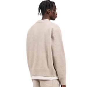 Pull en tricot beige premium pour homme et femme, confortable et élégant, vêtement décontracté, col rond côtelé, parfait - Product Image 5