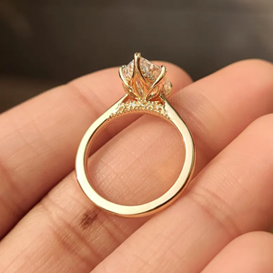 Bague en argent 925 plaqué rhodium de qualité supérieure, élégante et vintage, avec moissanite, bijoux de luxe pour femmes, pour mariage, fiançailles, fête - Product Image 3
