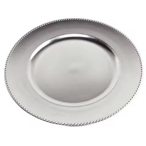 Assiette de présentation rustique en fer pour une mise en scène de table saisonnière et quotidienne - Product Image 5
