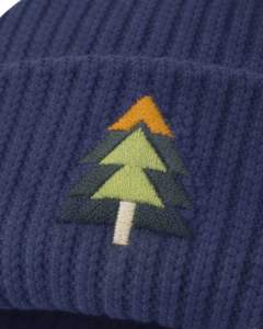 หมวกบีนนี่ถักลายริบสีน้ำเงินกรมท่าแบบกำหนดเอง พร้อมโลโก้ต้นไม้ปัก  สำหรับฤดูหนาว อุ่นสบาย ผลิตจากอะคริลิกนุ่ม  รับผลิตตามสั่ง OEM หมวกแบบ Unisex - Product Image 5