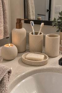Juego de Accesorios de Baño Modernos de Madera Cuadrados, 7 Piezas, Organizador Impermeable y Decoración Interior Contemporánea - Product Image 5